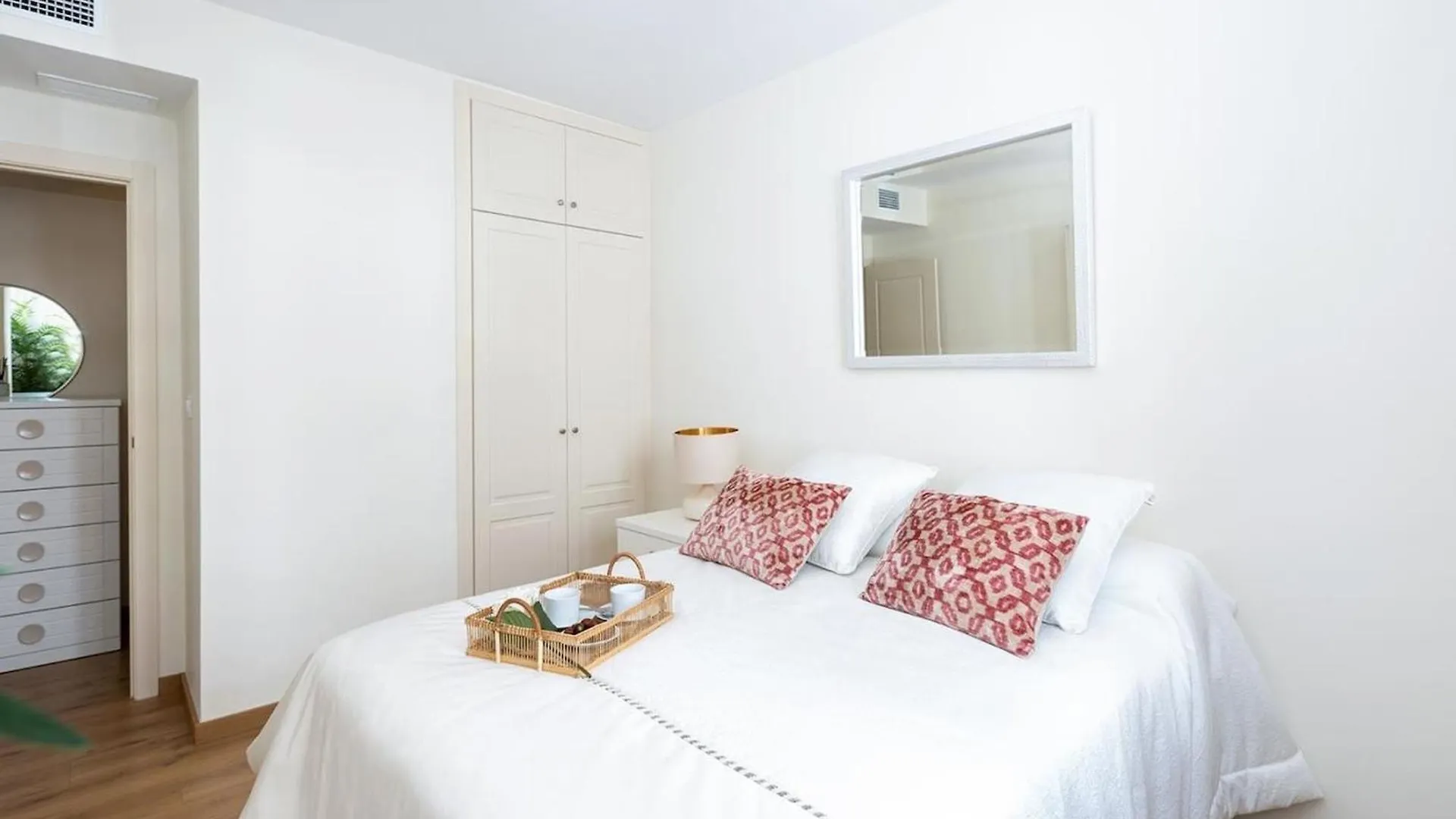 A Piece Of Heaven Over The Alhambra 2Br Granada Apartment