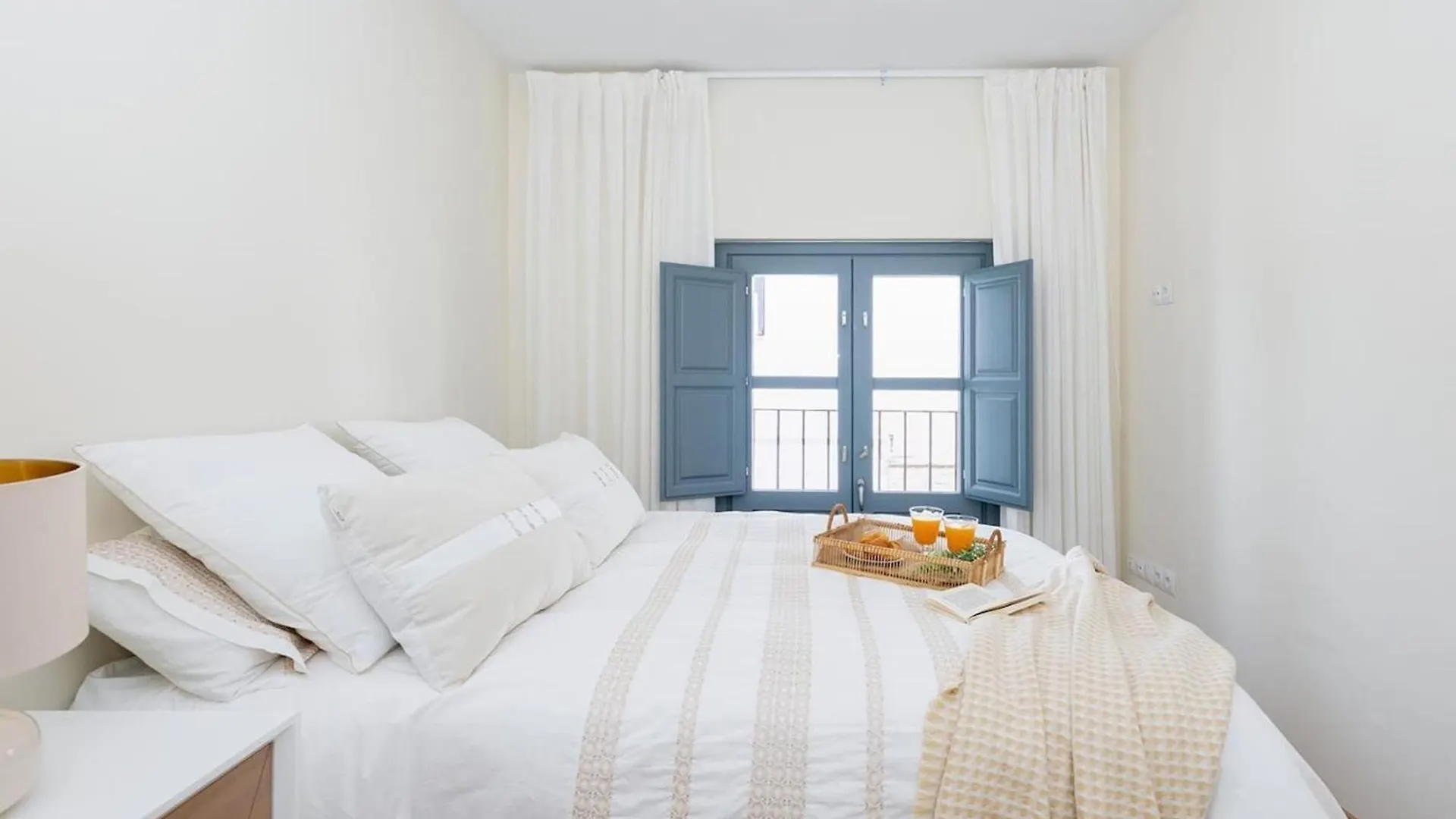 A Piece Of Heaven Over The Alhambra 2Br Granada Apartment