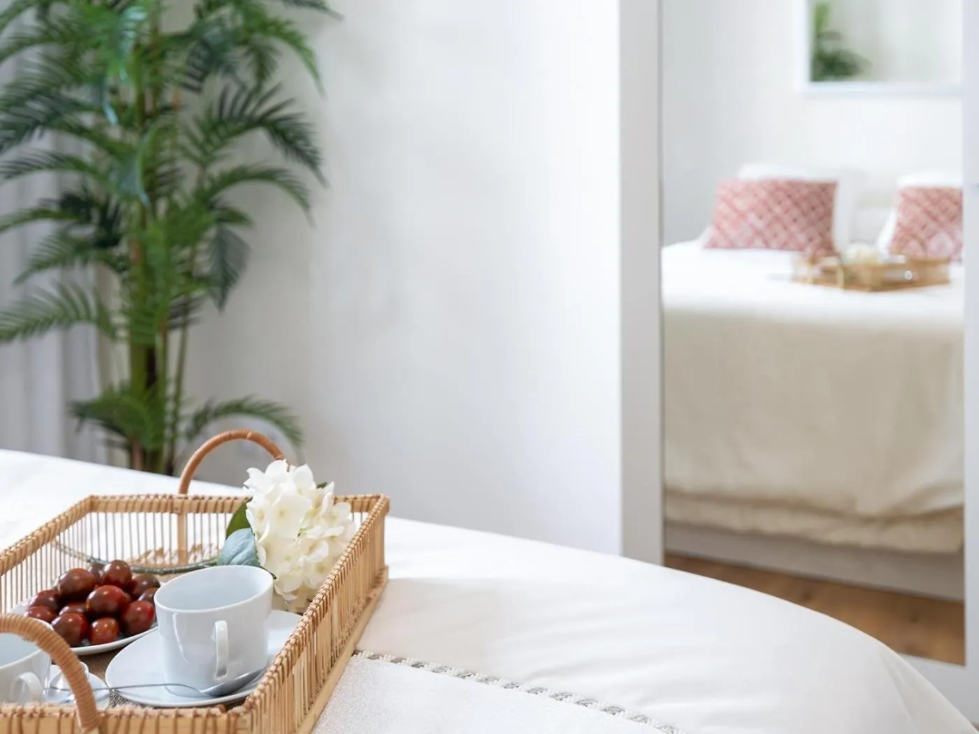 A Piece Of Heaven Over The Alhambra 2Br Granada Apartment